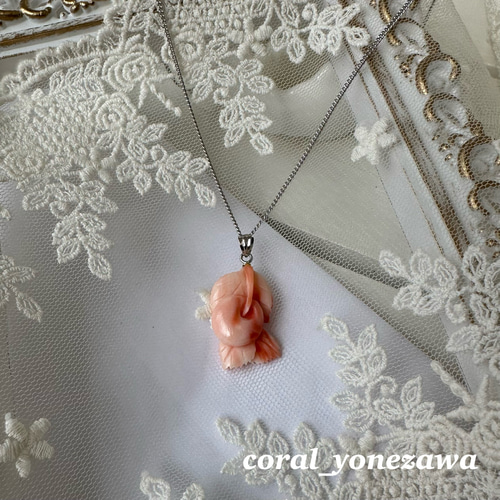 珊瑚彫刻のペンダント【さくらんぼ】ご褒美プレゼントに！ R41022Y1