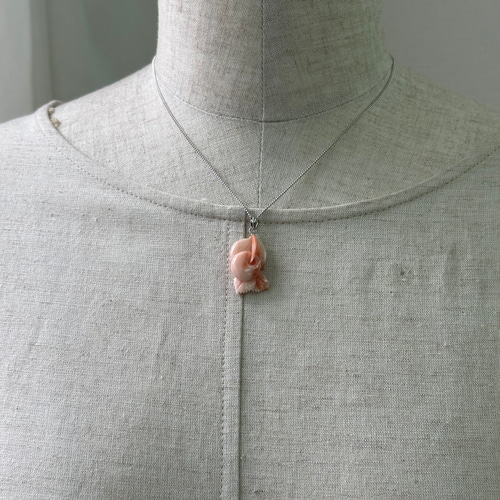 珊瑚彫刻のペンダント【さくらんぼ】ご褒美プレゼントに！ R41022Y1