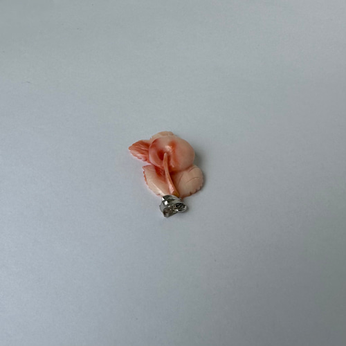 珊瑚彫刻のペンダント【さくらんぼ】ご褒美プレゼントに！ R41022Y1
