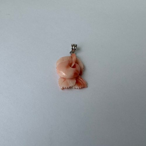 珊瑚彫刻のペンダント【さくらんぼ】ご褒美プレゼントに！ R41022Y1