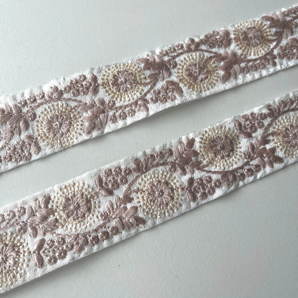 【50cm】インド刺繍リボン　ホワイト　シルク　GS470 1枚目の画像