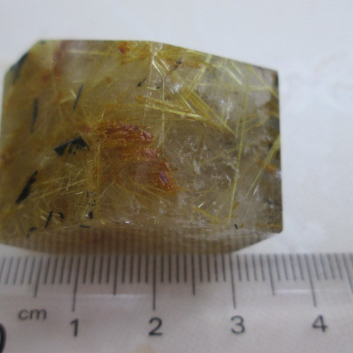 再販】天然石 原石 五角柱 ゴールドタイチンルチルクォーツ 32g