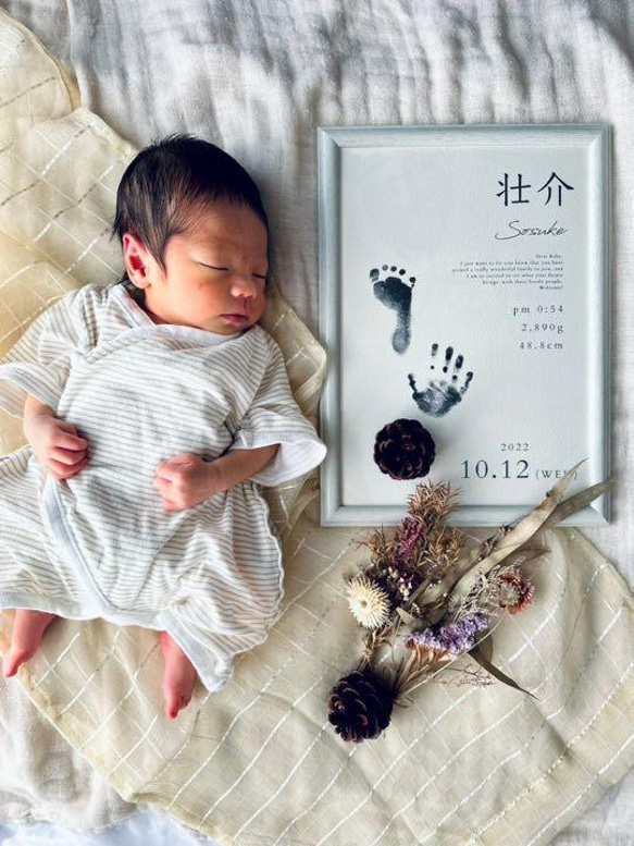 命名書お作りします♡︎失敗しない手形足型スタンプ修正して印刷します✧︎新生児ニューボーンフォト撮影にアート、ポスター 7枚目の画像