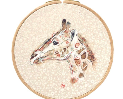 刺繍枠絵画】 優しいお花のキリン 絵画 初香 通販 14847481
