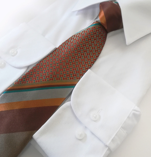 幾何学模様とストライプのネクタイ-- Geometric and Stripe necktie 4枚目の画像