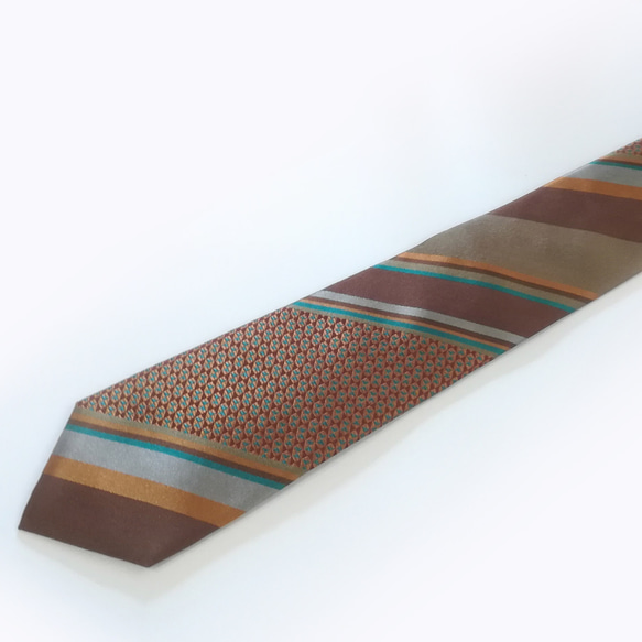幾何学模様とストライプのネクタイ-- Geometric and Stripe necktie 5枚目の画像