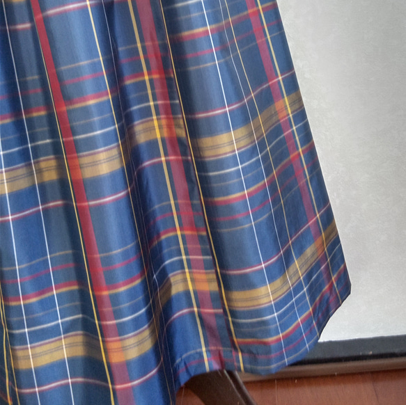 着物リメイク♪丈７８ｃｍチェックの大島紬でポケット付きモダンなスカート（裏地付き） 7枚目の画像