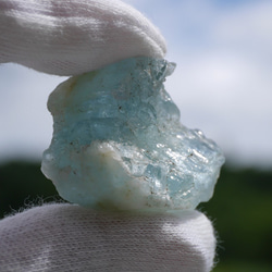 天然石アクアマリン約11g最大幅約30ｍm(ブラジル産)結晶原石鉱物ちょこっと虹入りラフ[aqm-221022-01] 8枚目の画像