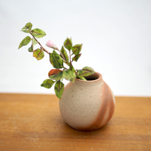 備前ミニ一輪（ヒダスキ）ぷっくり 一輪挿し・花瓶・花器 Aco