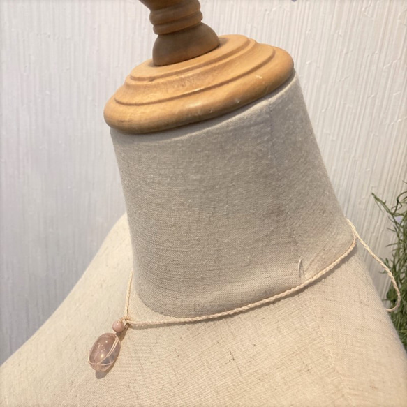 クリアローズクォーツとピンクオパールのマクラメ編みペンダント　マクラメアクセサリー　(CPN47）　 5枚目の画像