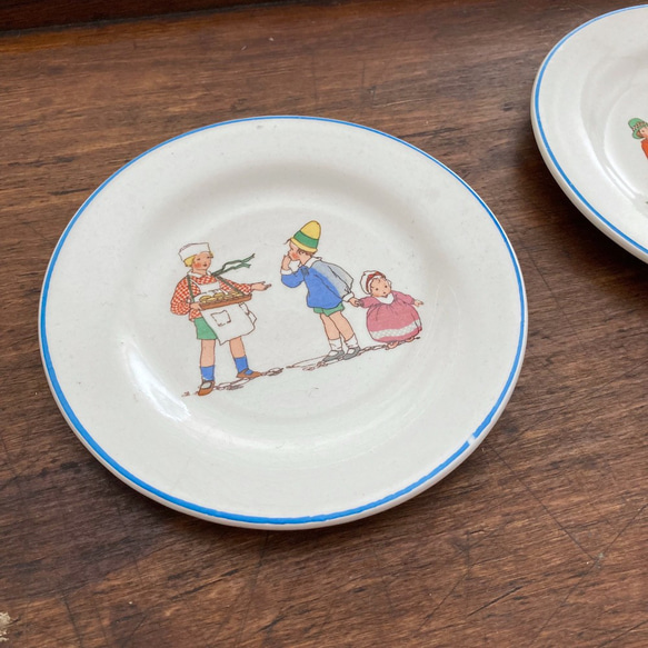 アンティークままごと用小皿　キッズプレート　ままごとキッチン　ナチュラル　イギリス　フランス　キッズ柄　ねこイラスト 4枚目の画像