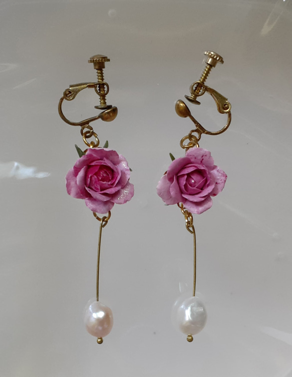 Yves Piaget Rose Pearl Drop Earrings 第3張的照片