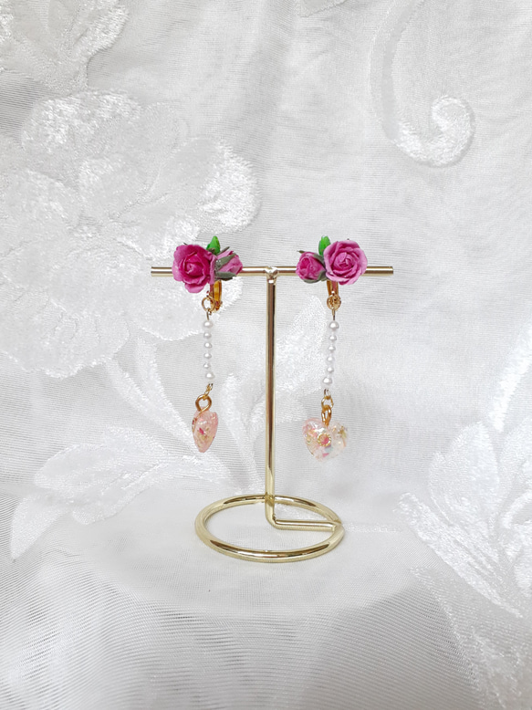 Yves Piaget Rose String Pearl Epoxy Resin Heart Drop Earring 第1張的照片