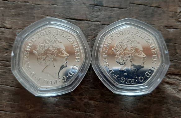2種類セット エリザベス女王とくまの パディントン イギリス 本物英国コイン イギリス 英国コイン Paddington 2枚目の画像