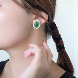 【再販　特集掲載】天然石グリーンアベンチュリンのビーズ刺繍ピアス/イヤリング　緑　グリーン　新緑 7枚目の画像