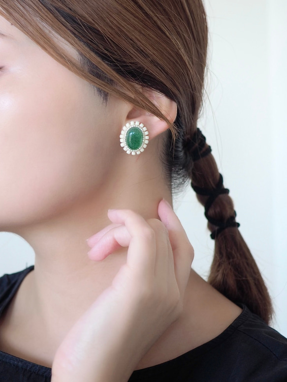 【再販　特集掲載】天然石グリーンアベンチュリンのビーズ刺繍ピアス/イヤリング　緑　グリーン　新緑 7枚目の画像