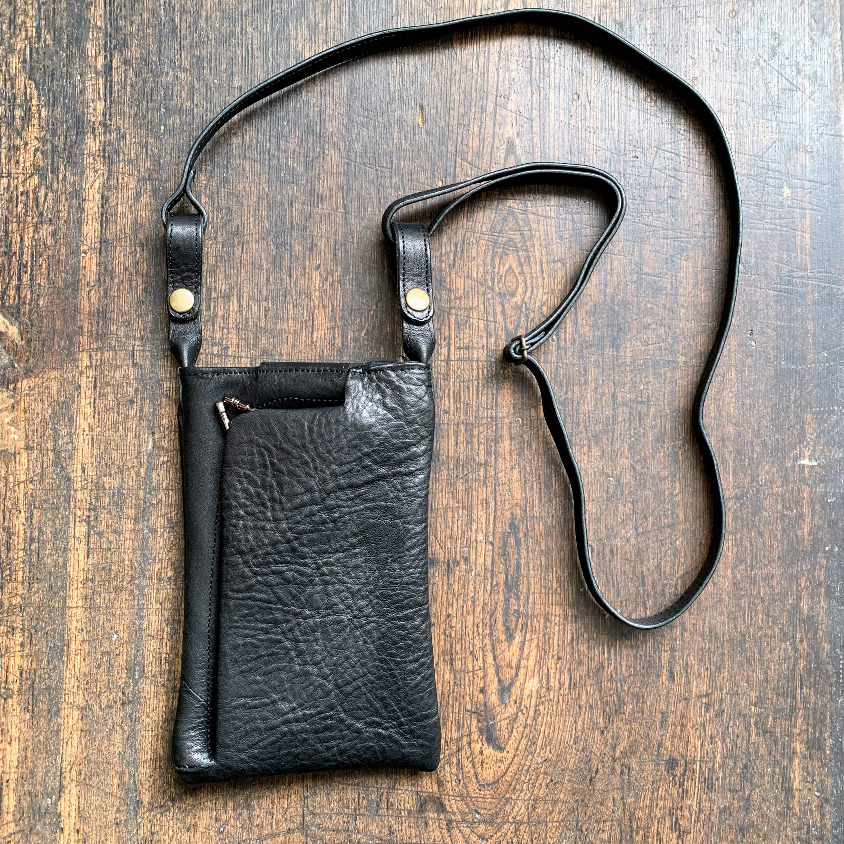 がまぐち財布付きスマホショルダー　牛革　栃木レザー『黒』
