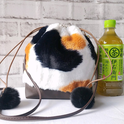 三毛猫ハンドメイド丸い巾着ベージュ