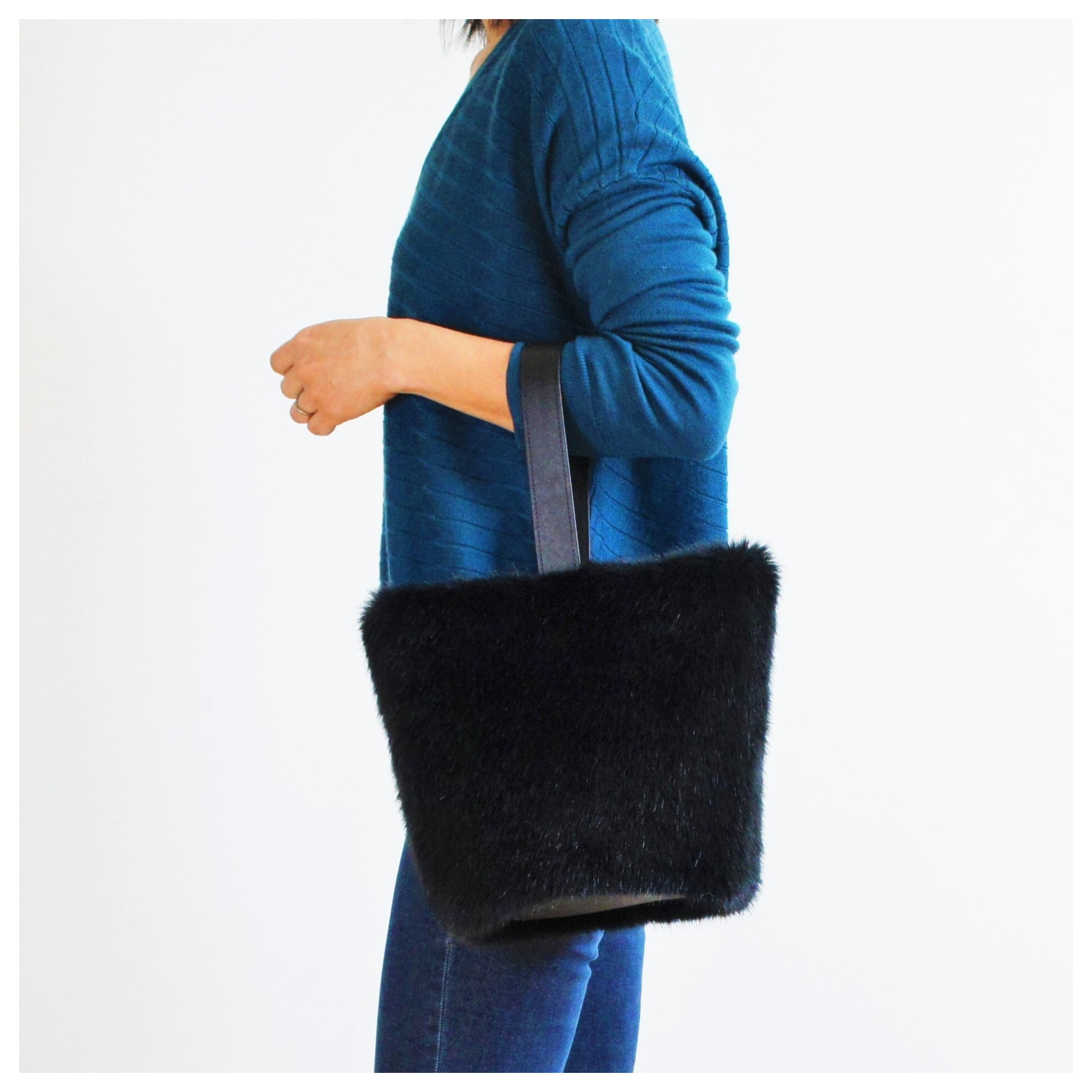 大人シンプルなエコファーのバケツバッグ（ブラック）《受注制作》[ バケツトート　ファーバッグ　ファートート ]