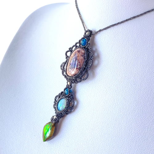 カンテラオパールマクラメネックレス・*☽:゜・⋆。月映えの実り・*☽:゜・⋆ カンテラオパールマクラメネックレス・*☽:゜・⋆。月映えの実り