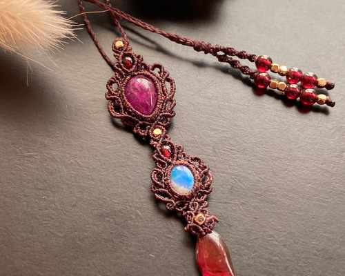 希少石アンモライト×ルビー×オパール×ガーネットのマクラメネックレス