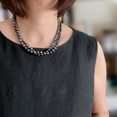 ピーコックブラック 淡水バロックパールのロングネックレス 1点のみ
