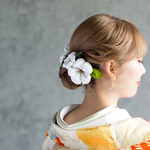 レトロ可愛い椿のつまみ細工【白-⑤】結婚式髪飾り 成人式 振袖髪飾り