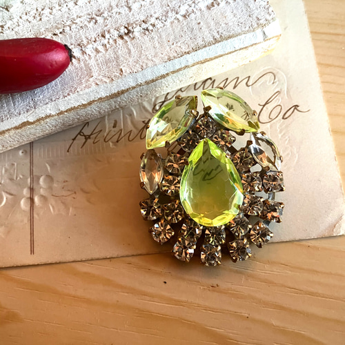 Tomoko Dobashiさま◇チェコ ウランガラス ヴィンテージブローチ