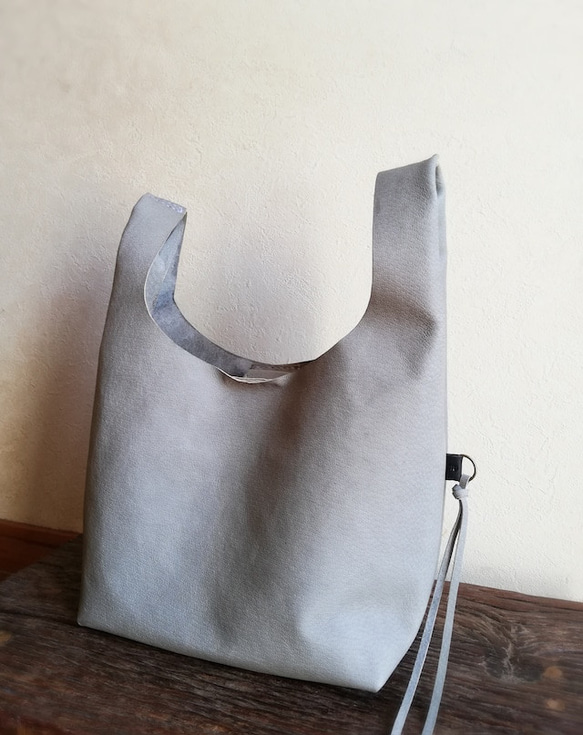 my Bag -mini-　パールグレイ✗黒色　ピッグスキンレザー 1枚目の画像