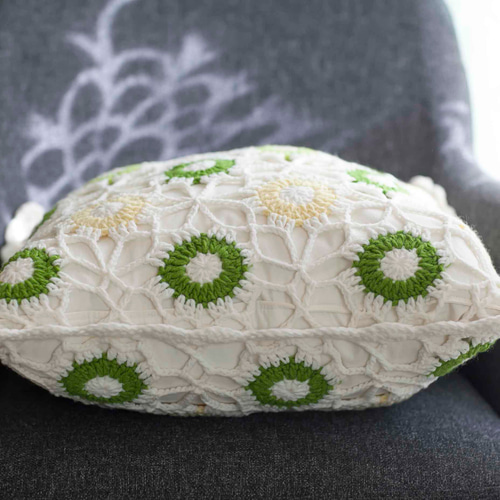 両面お花モチーフ編みクッションカバー クッションカバー グラニースクエア 両面モチーフ編み お花