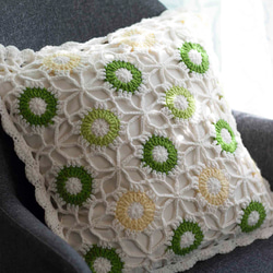 ハンドメイド　かぎ編みマルチカバー　座布団　モチーフ編み ハンドメイドかぎ編みマルチカバー座布団モチーフ編み
