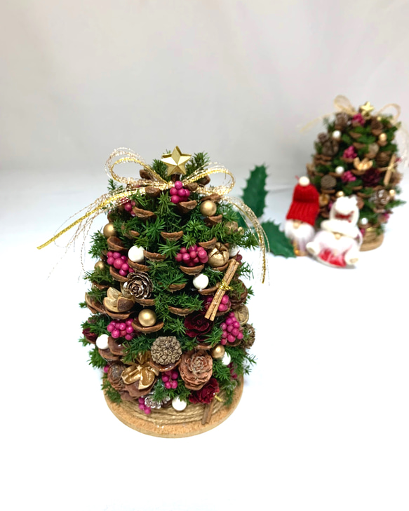 コロンと大きな可愛い松ぼっくりクリスマスツリー 3枚目の画像