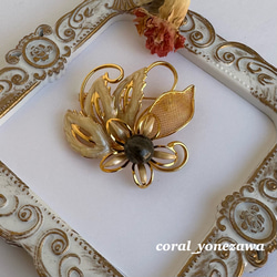 特価品です！化石サンゴ付き・花デザインブローチ・ゴールドカラー　R41023H2 4枚目の画像