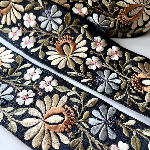 【50cm】インド刺繍リボン　ブラックxゴールド　シルク　FS471 6枚目の画像