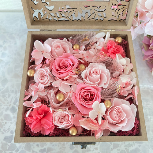 レース木箱のボックスアレンジ ピンク プリザーブドフラワー