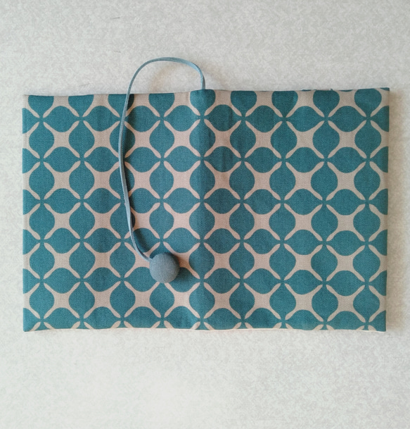 布のブックカバー(幾何学模様） 2枚目の画像