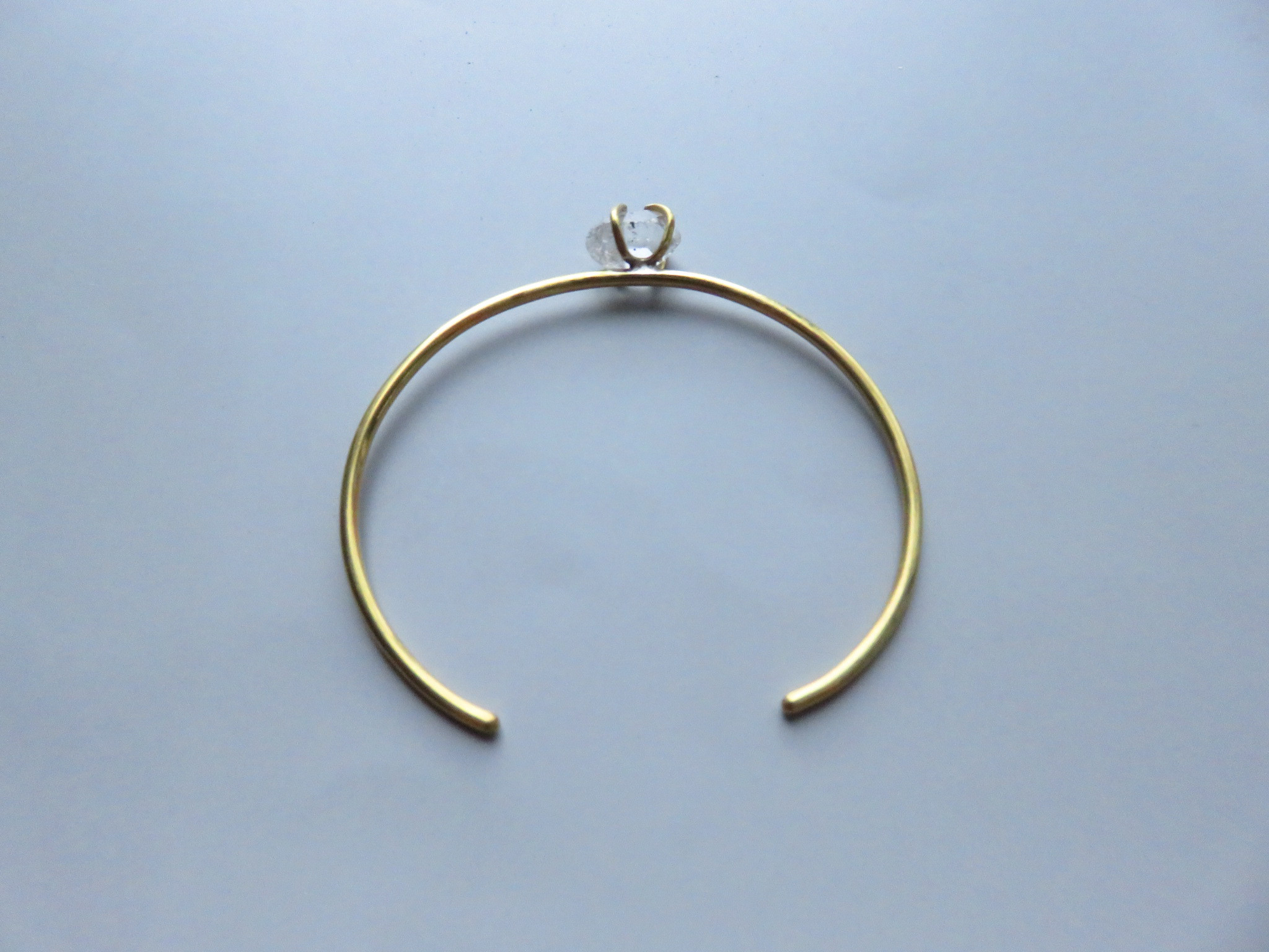 ハーキマーダイヤモンド原石の真鍮バングル