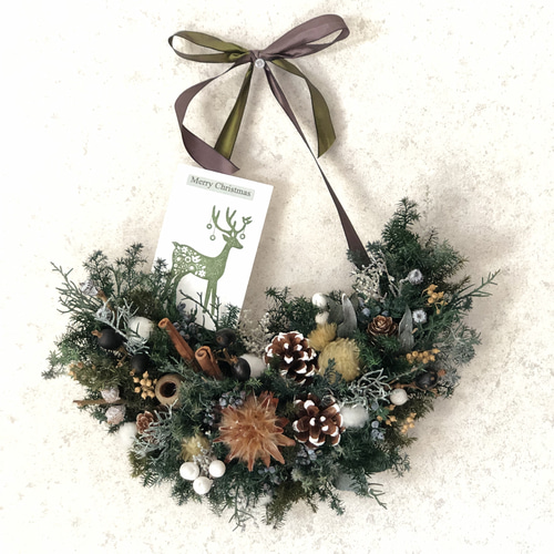 cae様　Forest wrapped in silence 静かな森のリース 静かな森の冬リース リース green green 通販 14853877｜Creema(クリーマ)