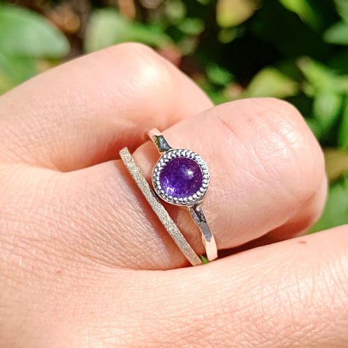 タンザナイト まぁるい可愛いカボション ミル打ち留め シルバーSV925