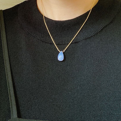 飛行石のようなスコロライト（アメジスト）のゴールドチェーン