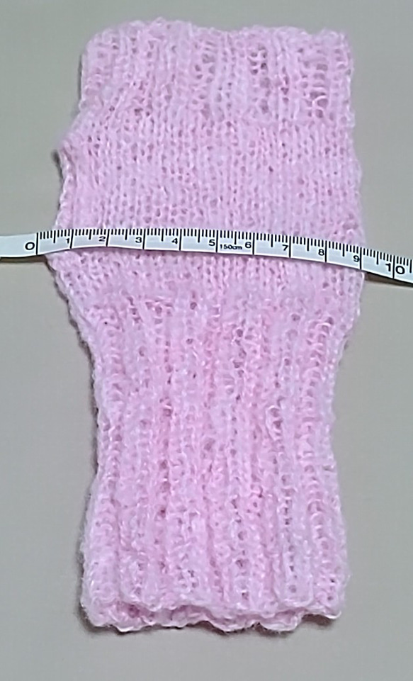 ハンドメイド　手編み　アームウｫーマ　ピンク　フリーサイズ　指なし手袋 6枚目の画像