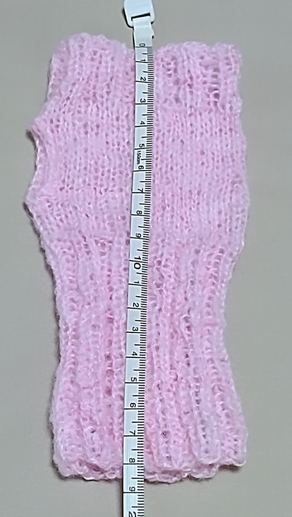 ハンドメイド　手編み　アームウｫーマ　ピンク　フリーサイズ　指なし手袋 5枚目の画像