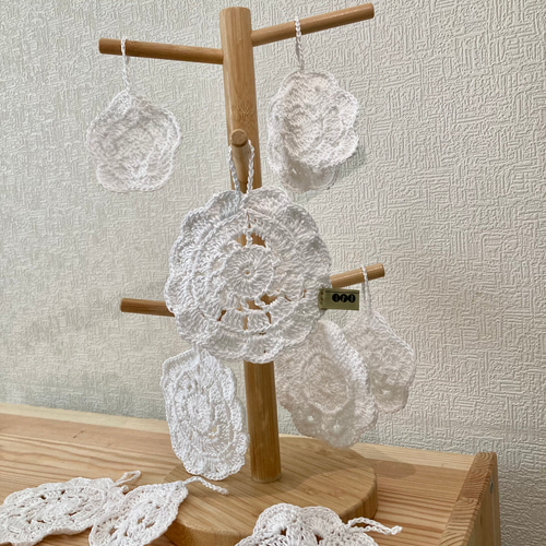 レース編みガーランド☆*:.モノトーン/日常・イベント／オーナメント