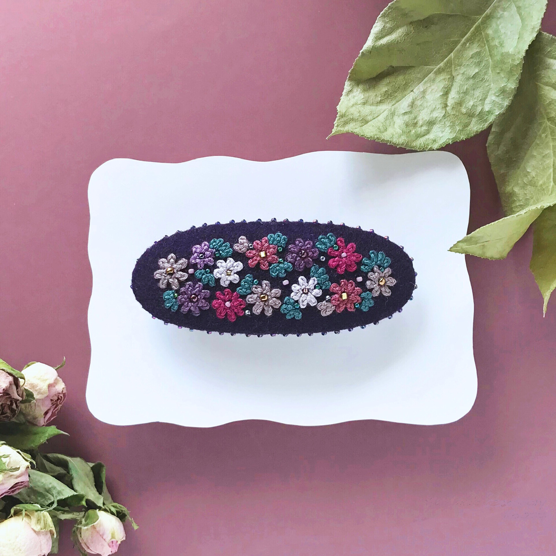 ディープパープルにぷっくりお花＊ビーズ＊刺繍バレッタ　No.355
