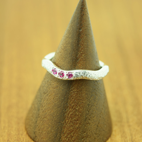 ren ring No.40 「シモクレン」ルビー3石リング　#9号　シルバー 5枚目の画像