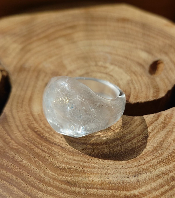 minamo 水のゆらめき 光の軌跡 指輪 琥珀糖 水の中 ガラス とんぼ玉 クリア 5枚目の画像