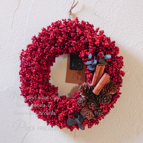 特集掲載作品】 真っ赤 な 木の実 の リース ｜ 赤 ナチュラル