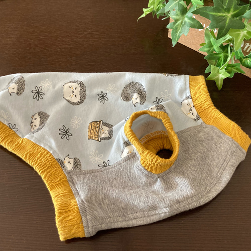 ハンドメイド 犬服 アラン風裾フリルタンクトップ（サイズオーダー