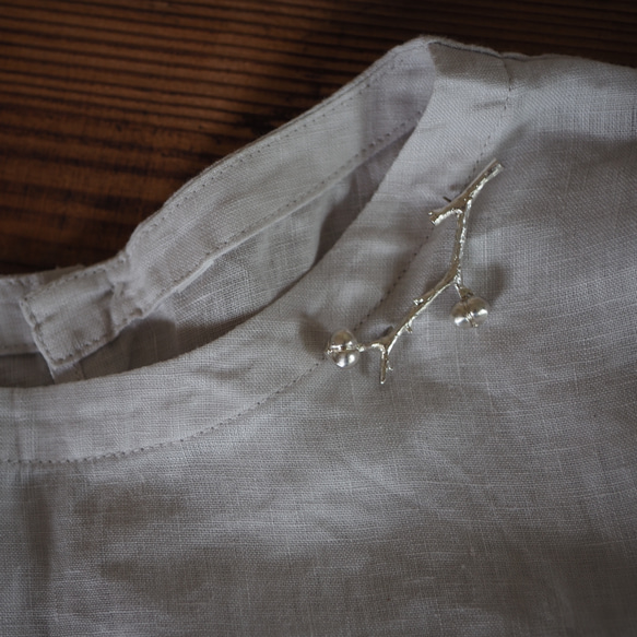 silver925　ナンキンハゼのブローチ 4枚目の画像