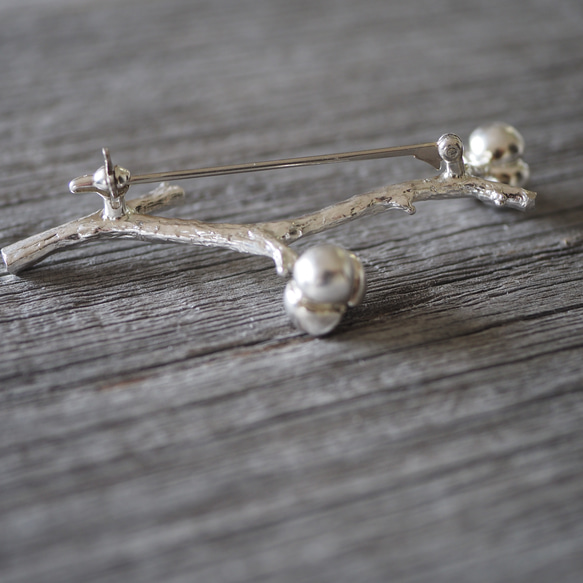 silver925　ナンキンハゼのブローチ 5枚目の画像